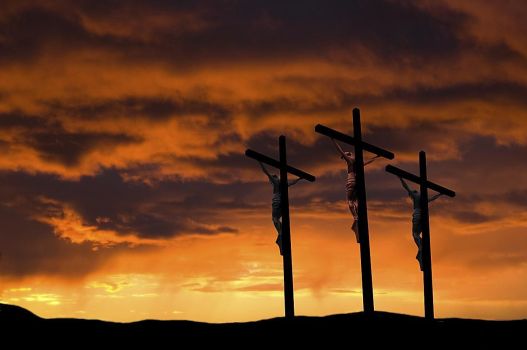 Crucifixion-3-crosses.sunset-background